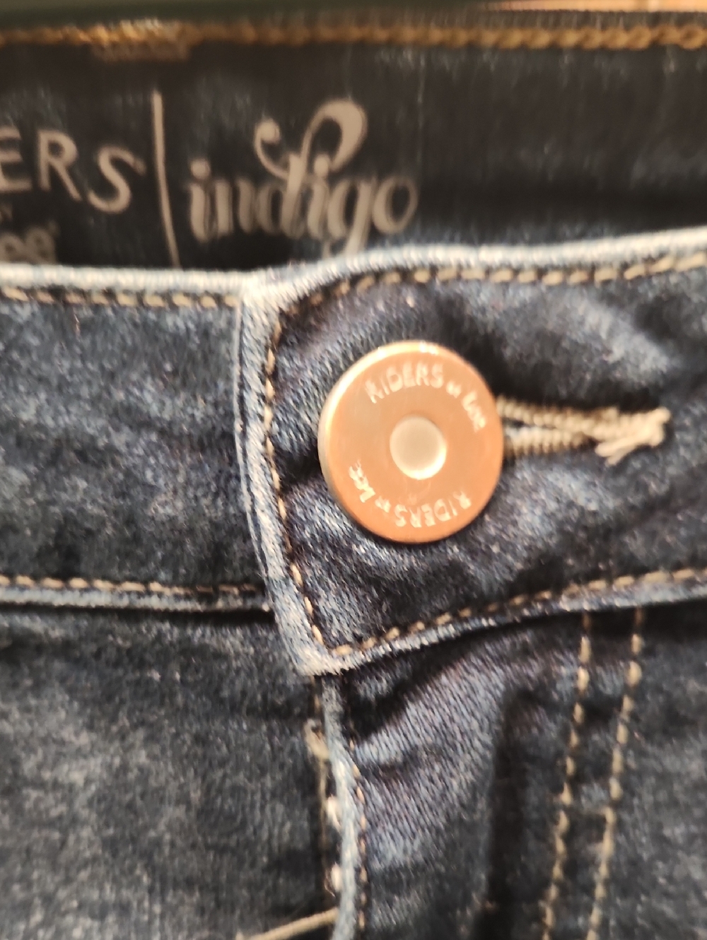 NWT LEE Indigo Riders Distressed Capris Denim Jeans w/Copper Button Sz 12 Avg - Picture 4 of 10